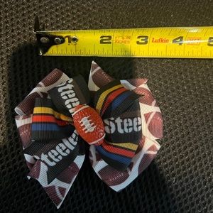 1 - 3 1/2 inch Pittsburgh Steelers football hair bow new
